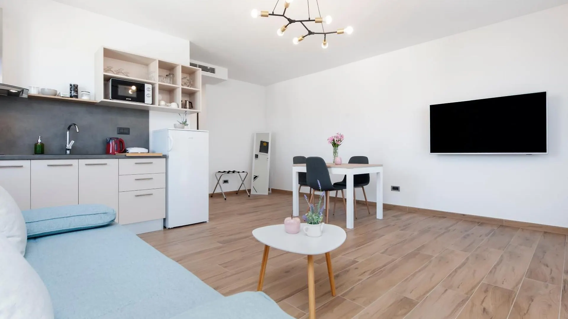 Apartments Mauro ロヴィニ
